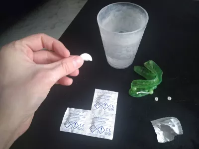 Cleaning An Oral Sleep Apnea Apparatus: How-To? : Getting ready to clean a mandibular advancement splint with a splint cleaning tab